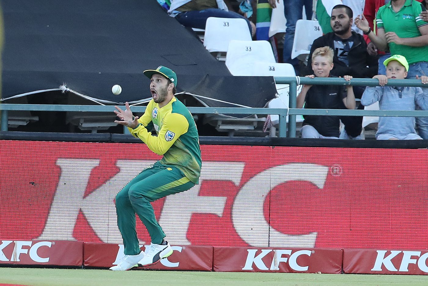 Farhaan Behardien settles underneath Suresh Raina's catch