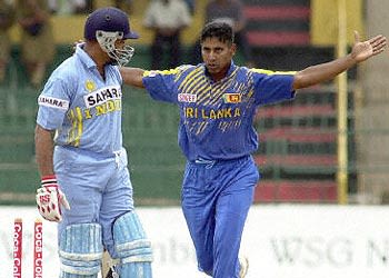 Amay Khurasiya plays all around a quick one from Vaas and departs for a duck
