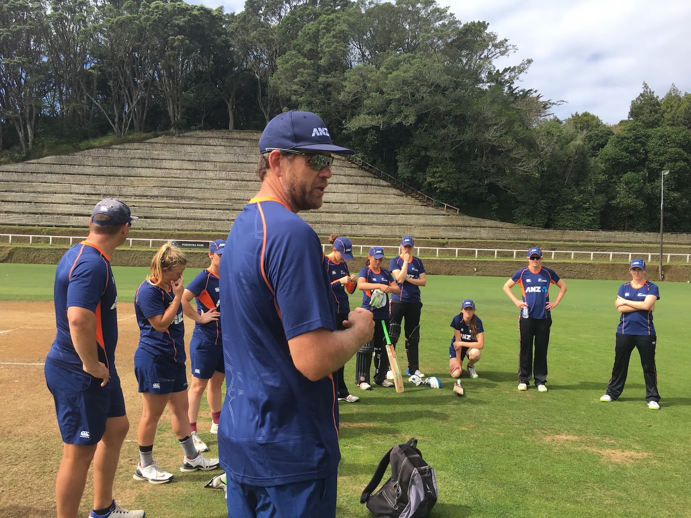 Jacob Oram trains with the New Zealand women's team at Pukekura Park