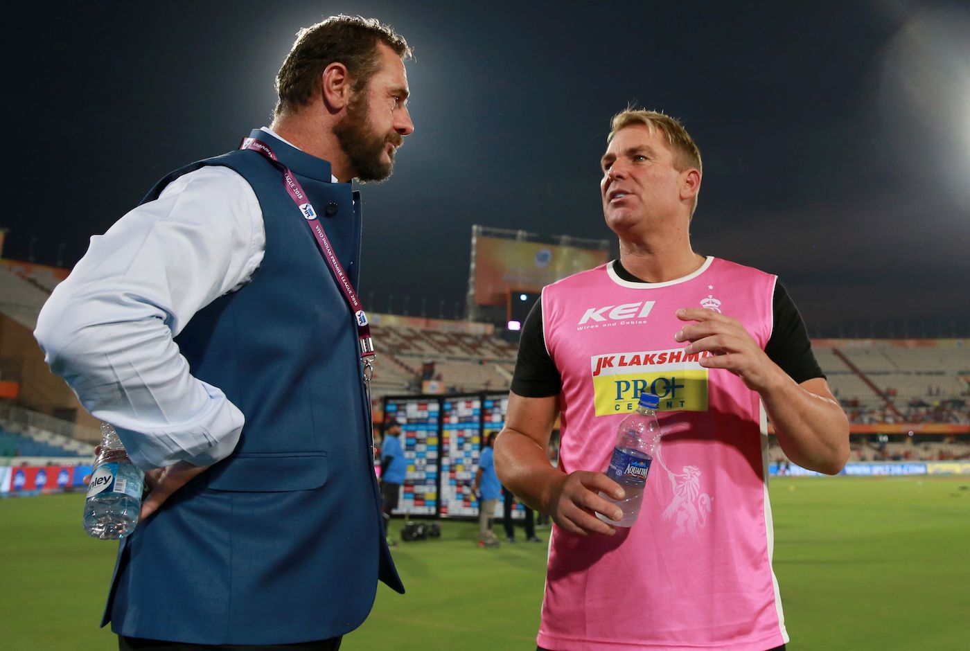 Shane Warne, the Rajasthan Royals mentor, talks to commentator Simon Doull