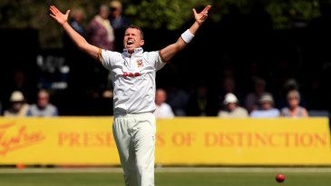 Essex hand Peter Siddle two-year contract