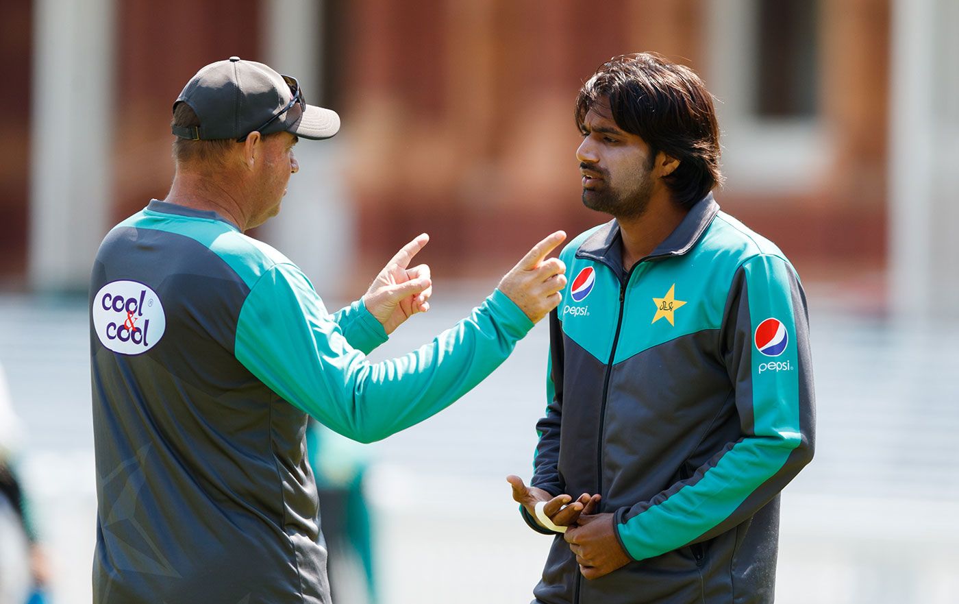 Mickey Arthur chats with Rahat Ali