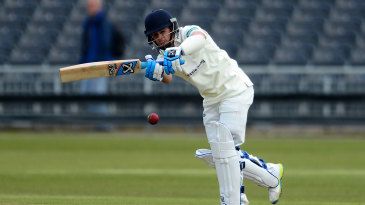 van Buuren and Noema-Barnett forge rearguard to deny Kent