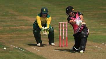 Sophie Devine pummels Ireland with 21-ball fifty