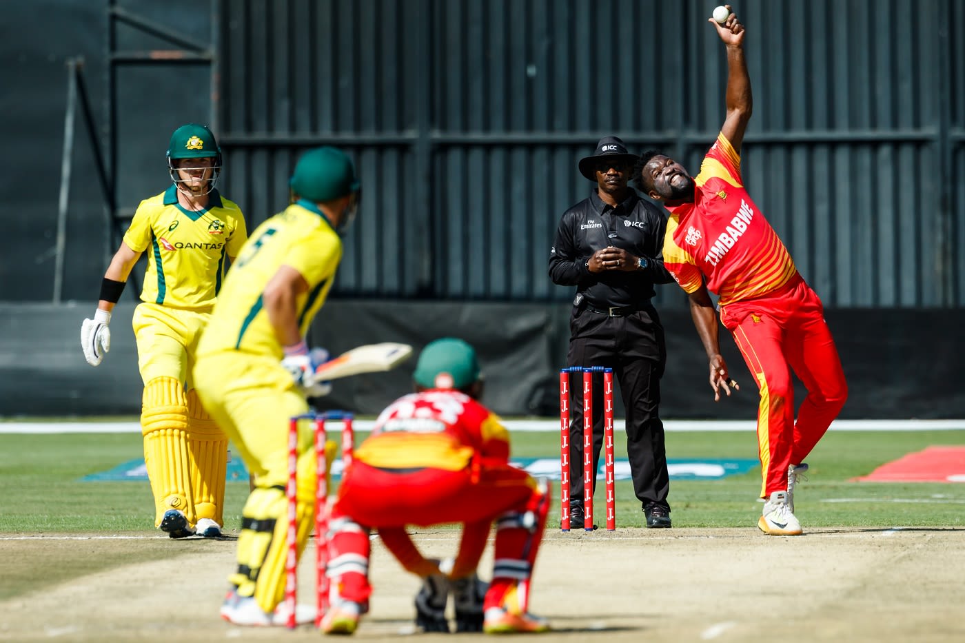 Tendai Chisoro kept the Australian batsmen quiet