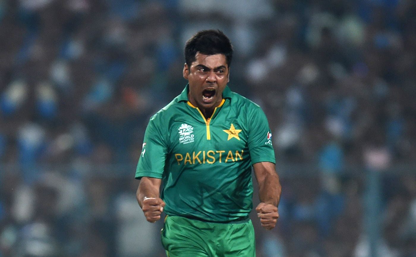Mohammad Sami celebrate the wicket of Suresh Raina