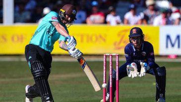 Nic Maddinson and Rikki Clarke keep Surrey run-scoring bandwagon rolling