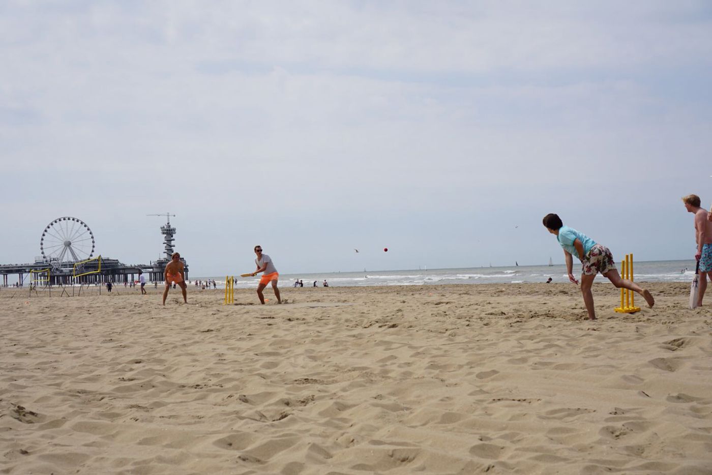 <b>Mark Jonkman</b>: The Royal Hague Cricket and Football Club celebrated its 140th anniversary with a beach cricket tournament
