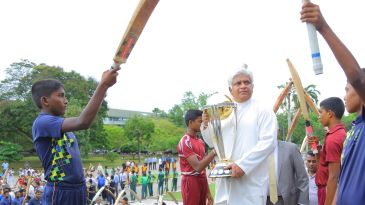 Where are Herath's team-mates from his 1999 Test debut?
