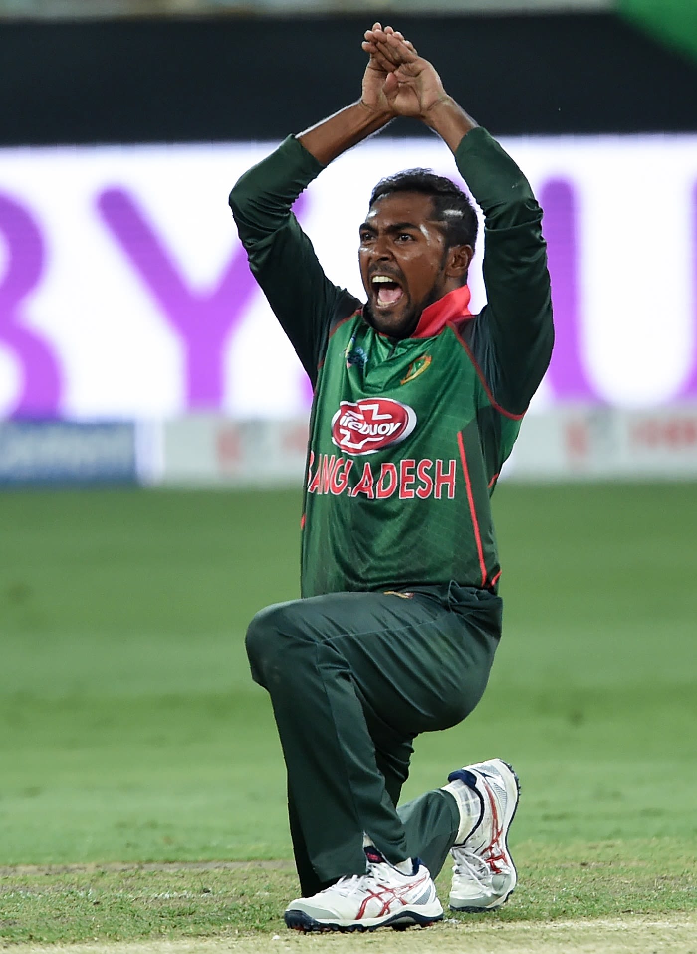 Nazmul Islam brings out the 'naagin' dance after getting Shikhar Dhawan out