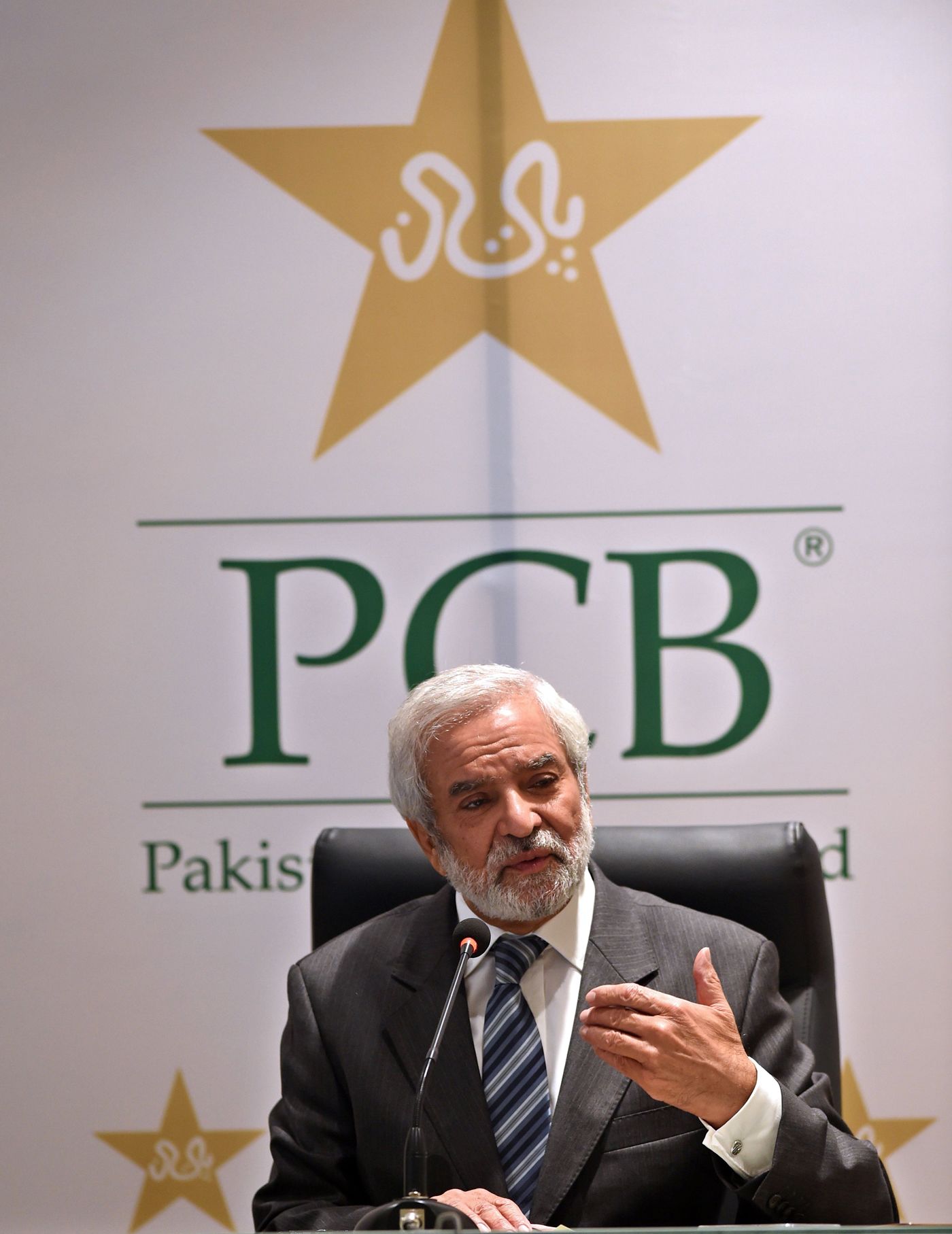 Ehsan Mani addresses a press conference