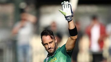 Thomson, du Plessis keep Rocks alive with close win