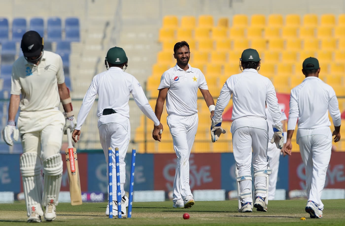Bilal Asif bowls William Somerville