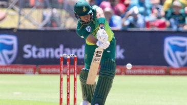 Reeza Hendricks and Theunis de Bruyn handed South Africa contracts