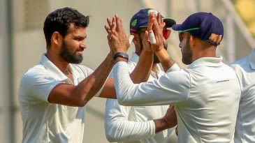 Vidarbha edge ahead after attritional day's play