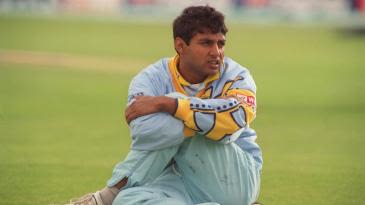 Ajay Jadeja plunders 22 runs in one Waqar Younis over