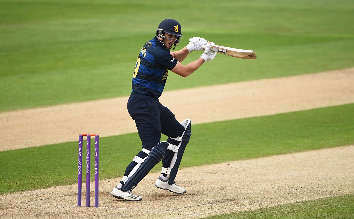 Alex Thomson of Warwickshire batting