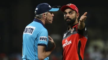 Umpire Nigel Llong kicks door during IPL game, pays for damages