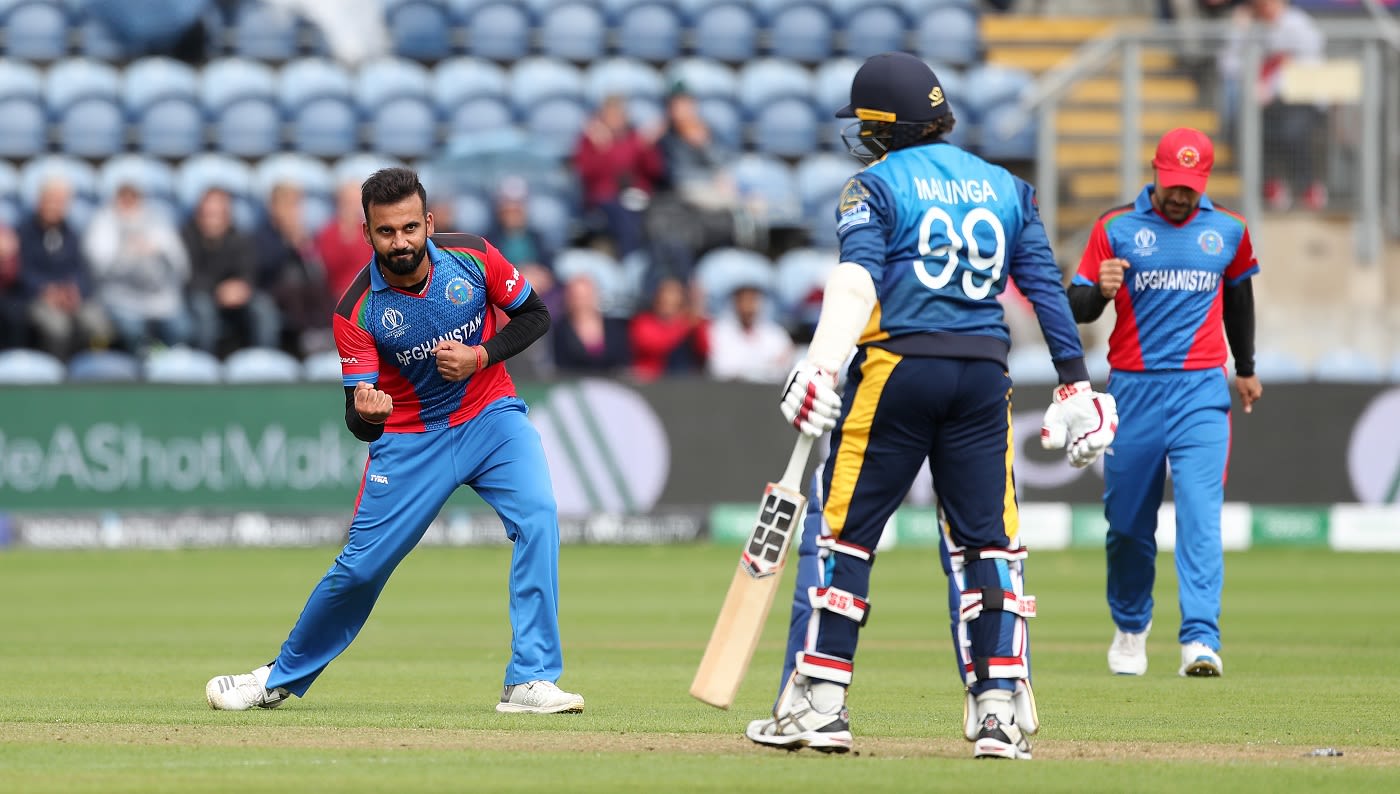 Dawlat Zadran sends back Lasith Malinga after the restart