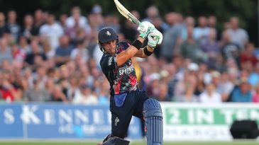 Elliot Hooper's dream debut sees Kent rout Middlesex for 80