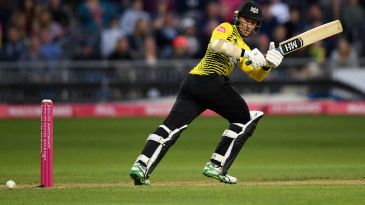 James Bracey leads Gloucestershire cruise to keep quarter-final hopes alive
