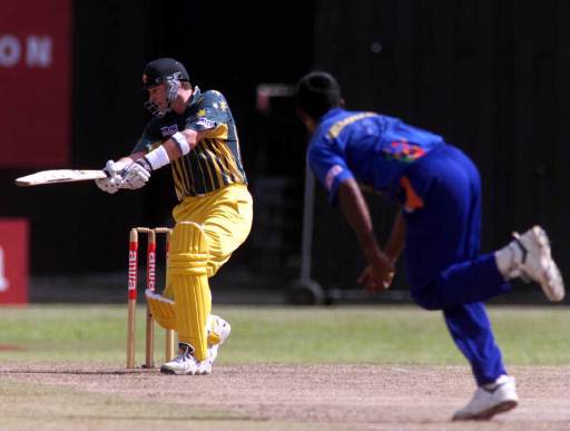 Mark Waugh drives Wickremasinghe, Australia v Sri Lanka, Aiwa Cup Final, 1999/00