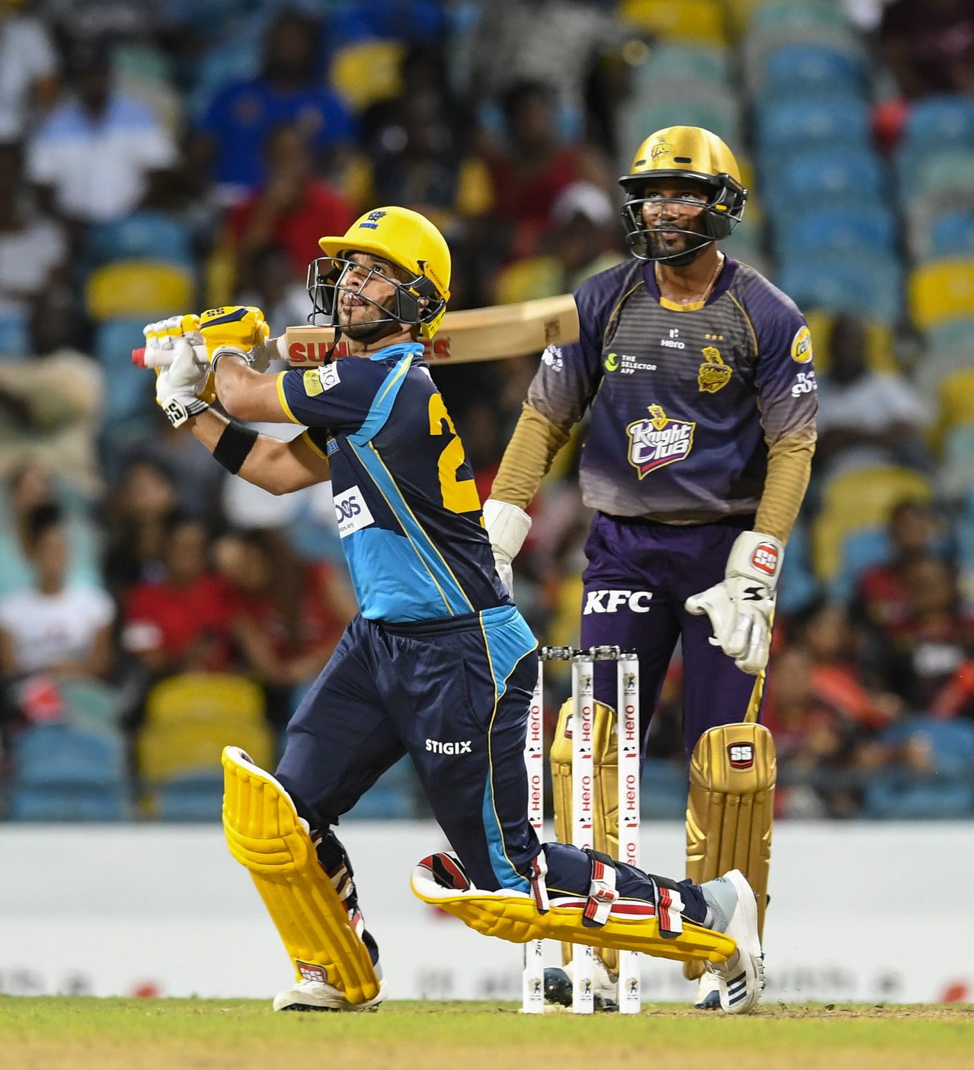 JP Duminy dispatches one over deep midwicket
