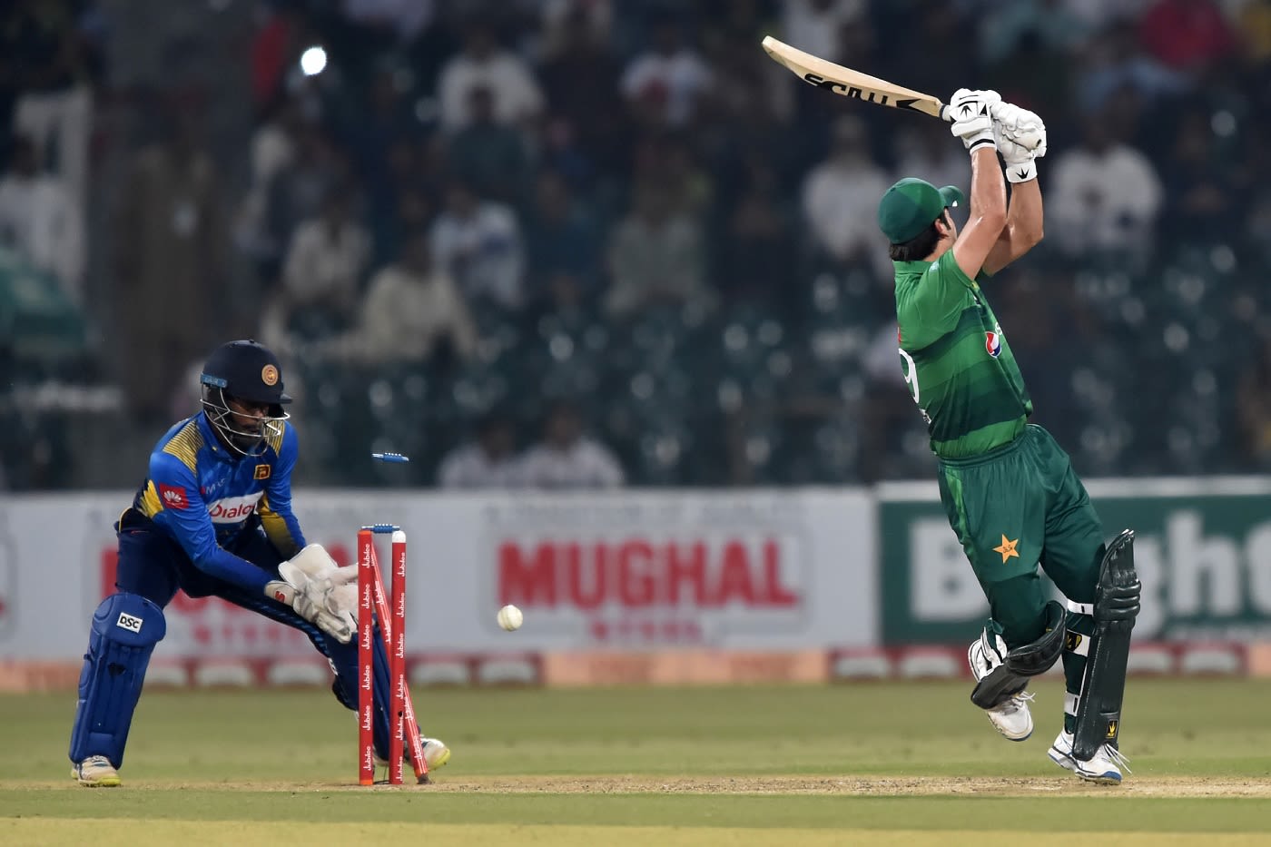 Ahmed Shehzad loses his leg stump