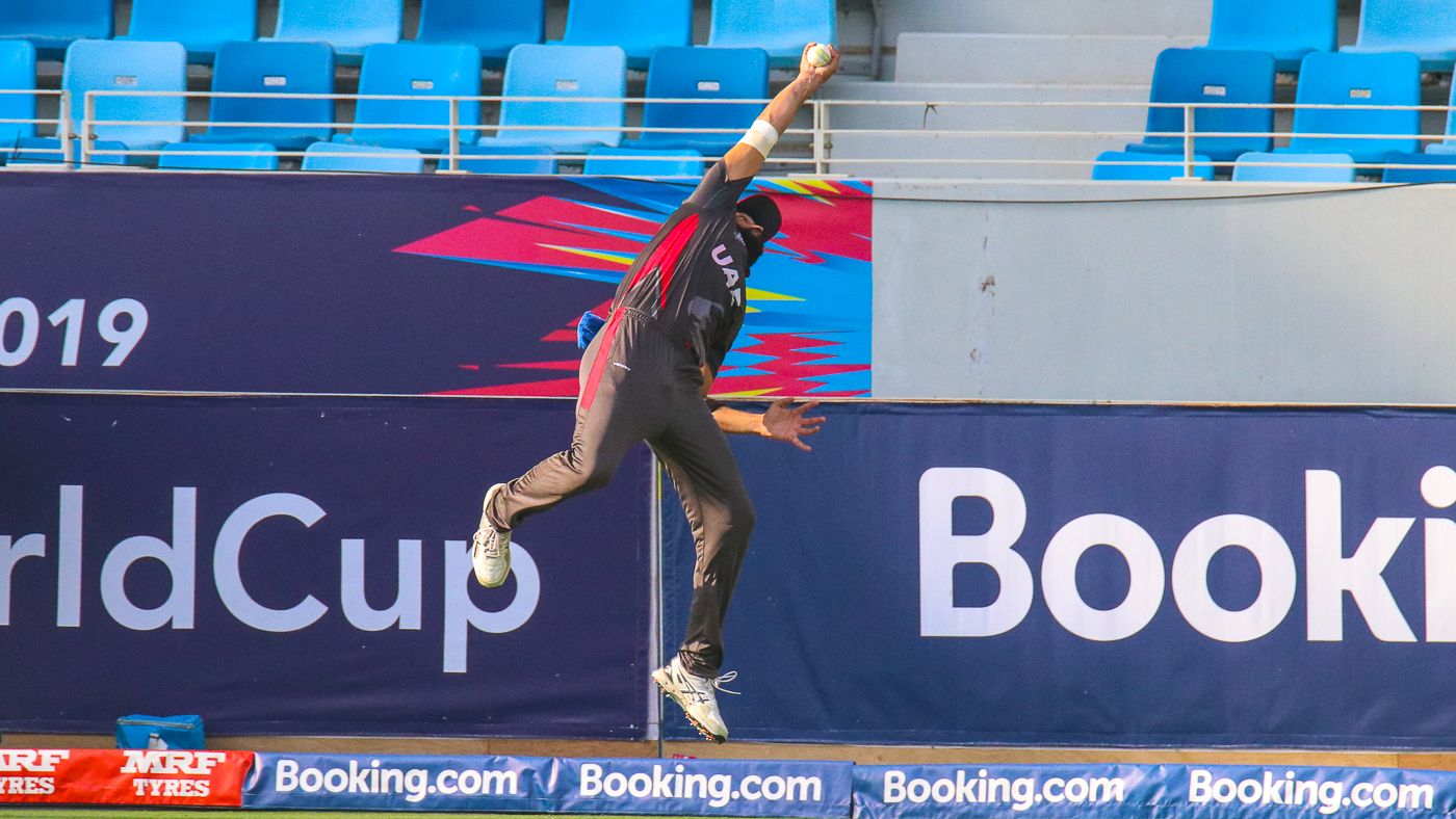 Rameez Shahzad takes a leaping one-handed stunner on the boundary at long-off