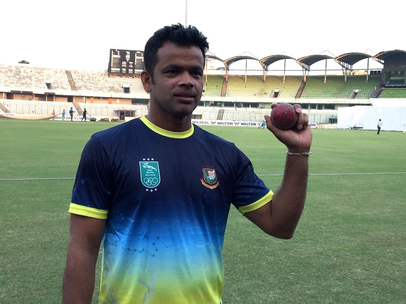 Abdur Razzak has become the first Bangladeshi bowler to pick up 600 first-class wickets
