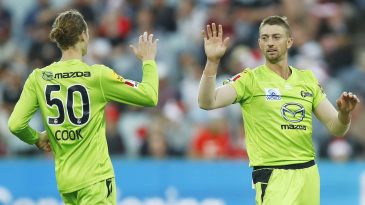 Bowlers star as Sydney Thunder win rain-affected encounter