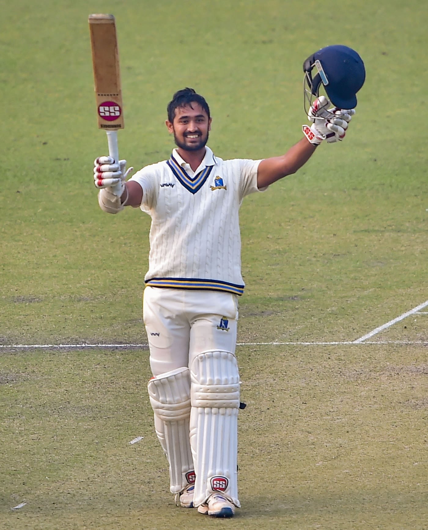 Abhishek Raman celebrates his hundred