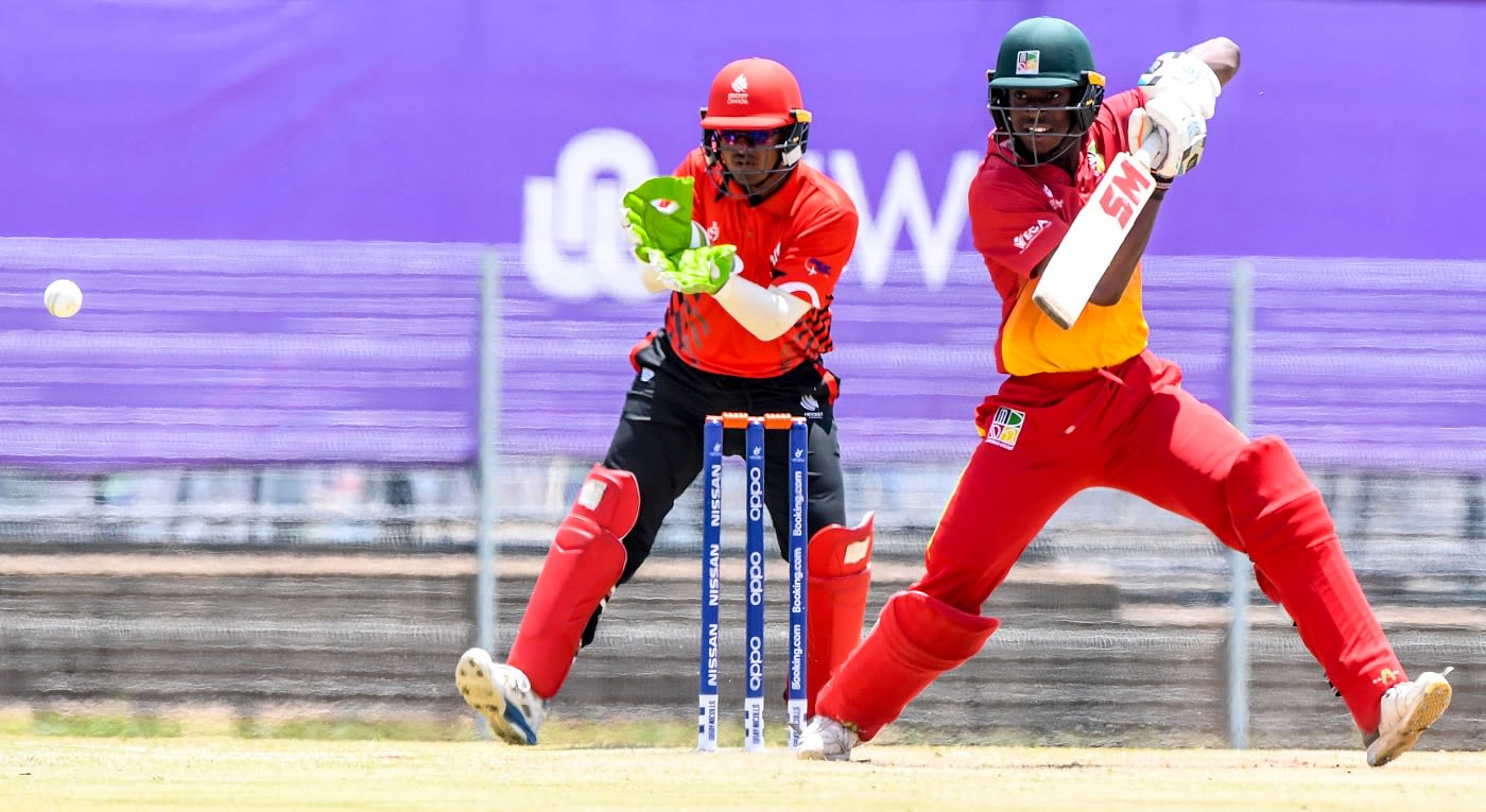 Emannuel Bawa played a great hand, scoring a hundred from No. 7