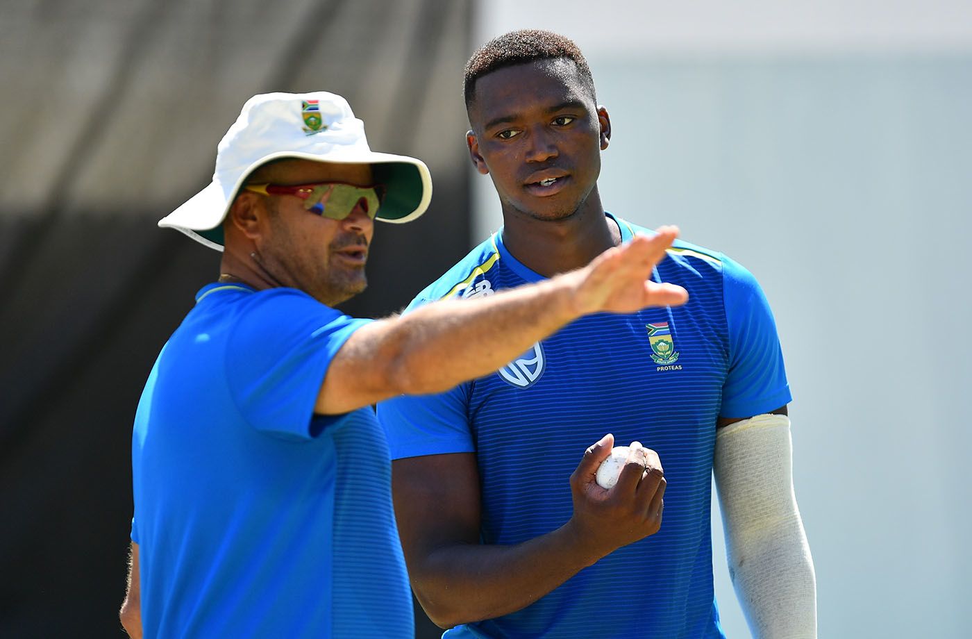 Charl Langeveldt talks to Lungi Ngidi at South Africa training