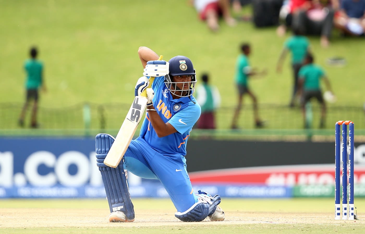 Divyaansh Saxena holds his pose after driving to the point boundary