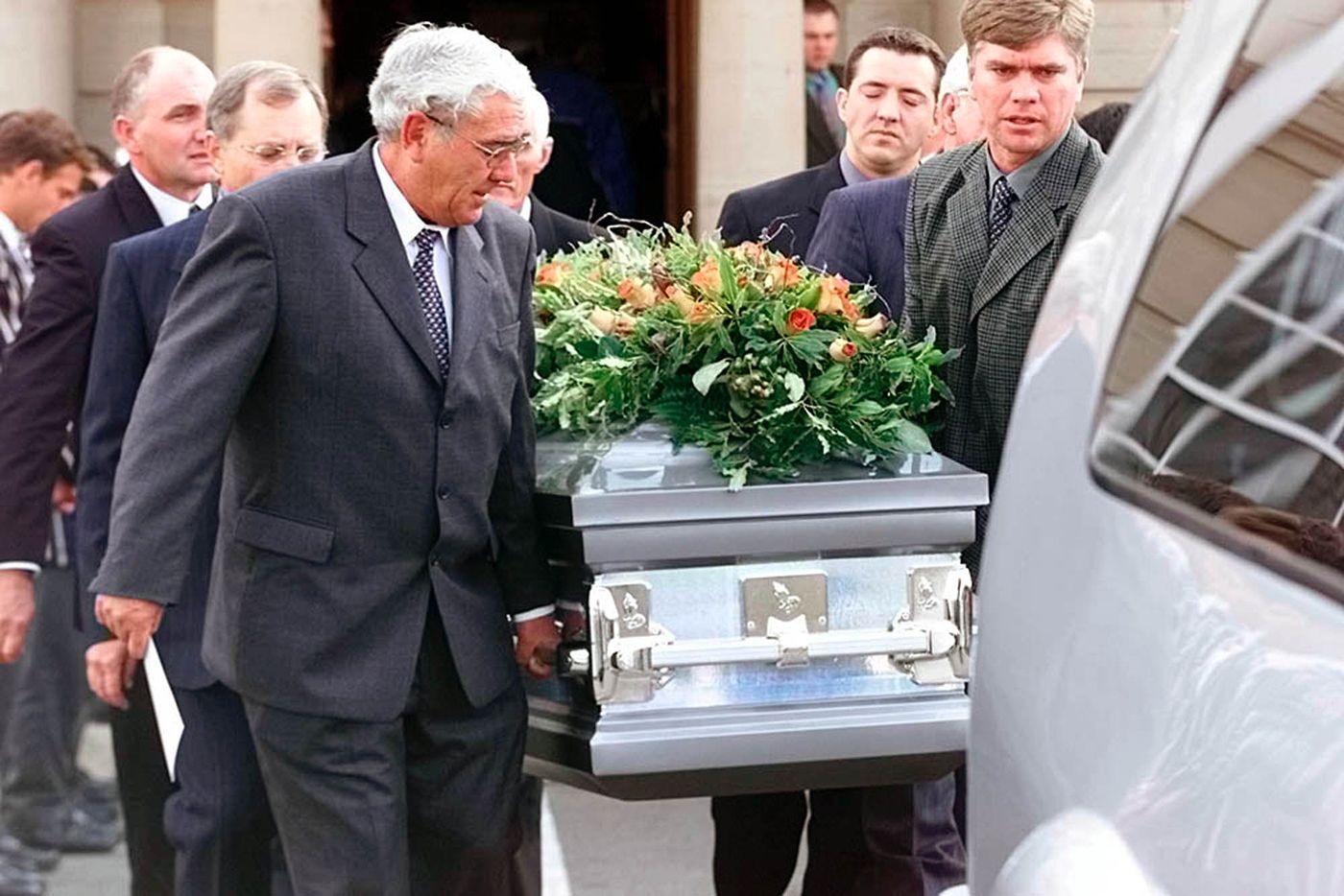 Ewie Cronje at his son Hansie's funeral in 2002