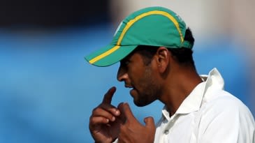 Muzumdar, Arothe in shortlist for India women head coach
