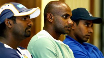 Who makes up the bowling attack with Murali and Shakib in Dav Whatmore's best Test XI?