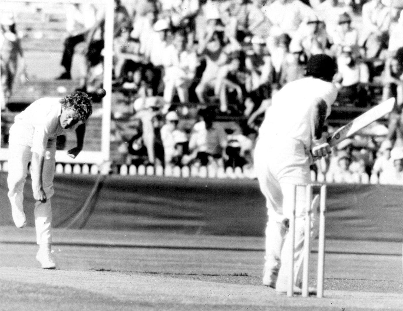 Rodney Hogg bowls