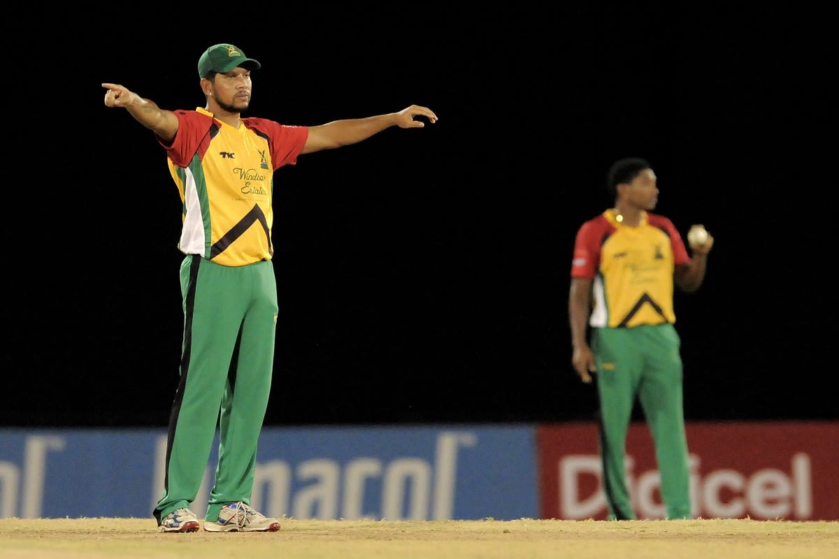 Ramnaresh Sarwan had a public fallout with Chris Gayle in April 2020