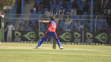 Shpageeza league 2020: Dawlat Zadran runs out Noor Ali Zadran at non-striker's end