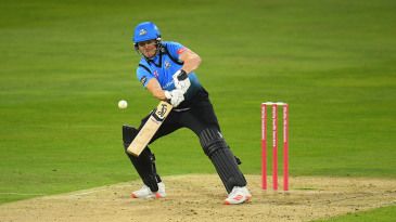 Cox, Holland lead Leicestershire to thumping win over Somerset