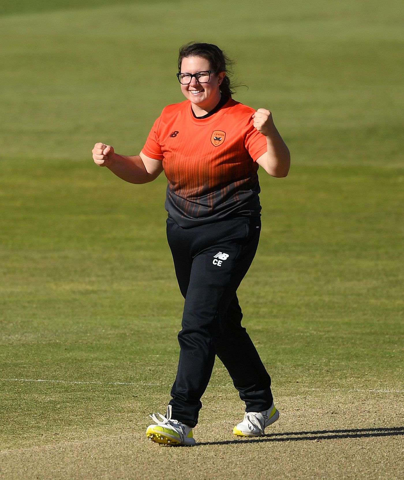 Charlotte Taylor ripped through the Diamonds middle-order