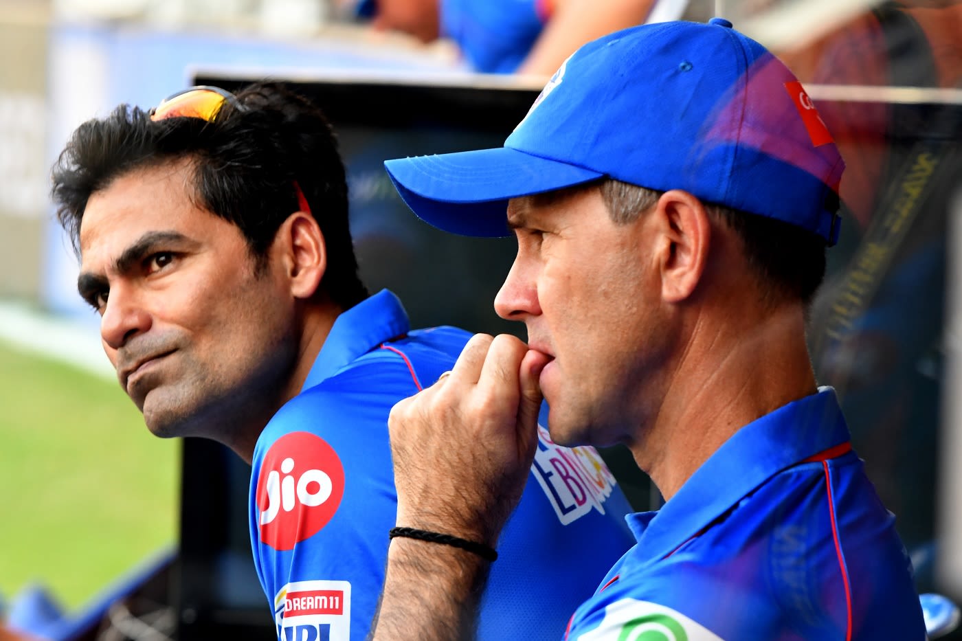 A dejected Mohammad Kaif and Ricky Ponting in the Delhi Capitals dugout
