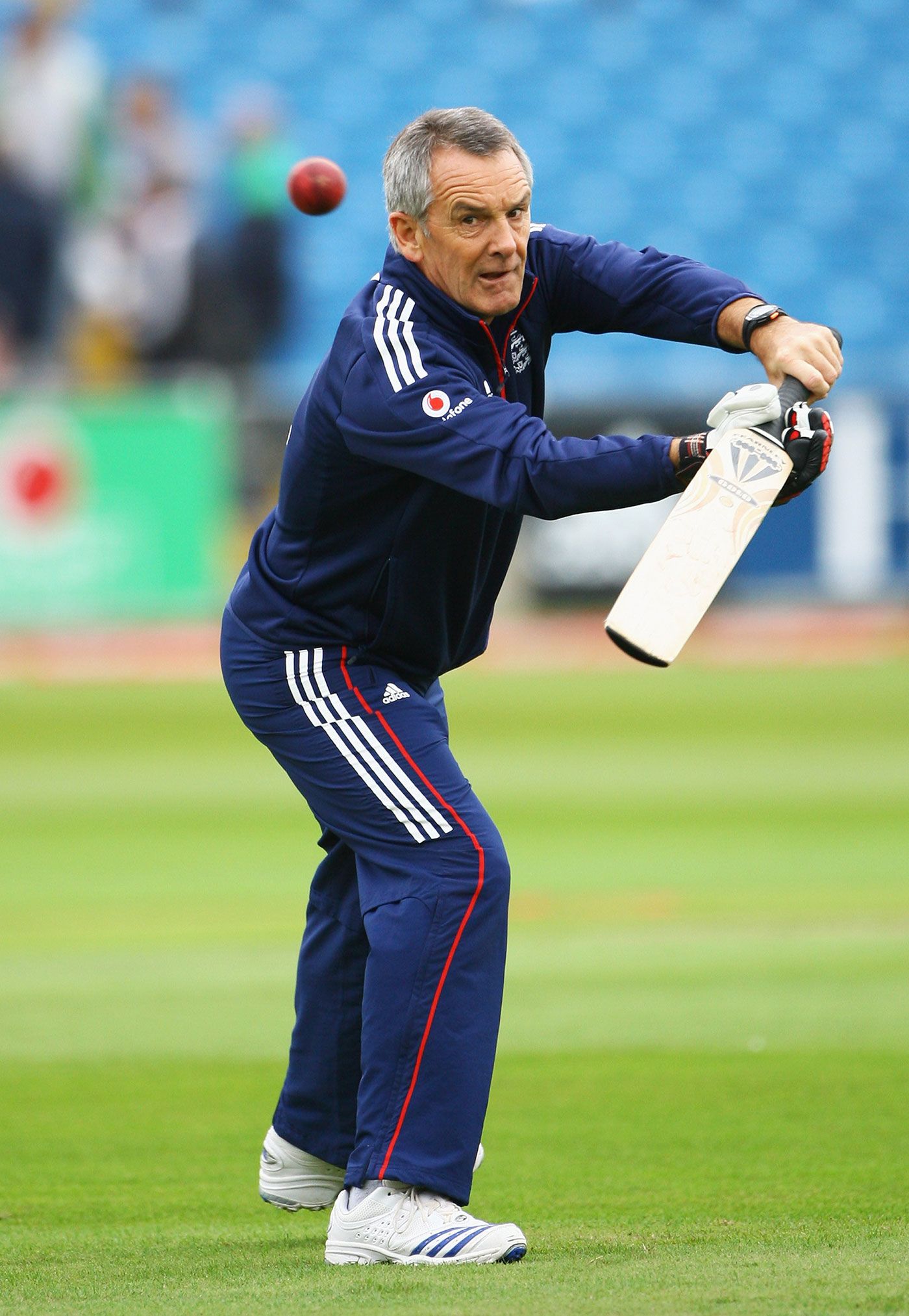 Phil Neale gives slip catching practice ahead of the 2008 Headingley Test