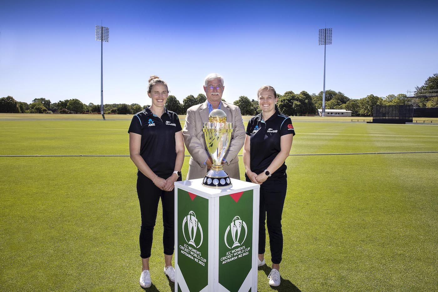 Amy Satterthwaite, Richard Hadlee and Lea Tahuhu at the announcement of the 2022 Women's ODI World Cup fixtures
