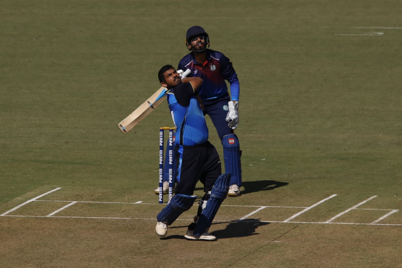 Avi Barot goes big during his 44-ball 93