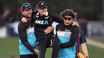 Lea Tahuhu ruled out of England ODI series with hamstring injury