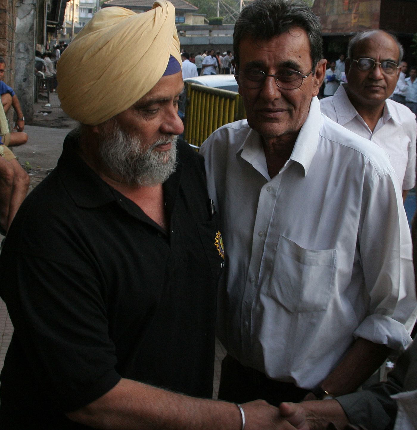Bishan Bedi and Salim Durani at Hanumant Singh's funeral in Mumbai