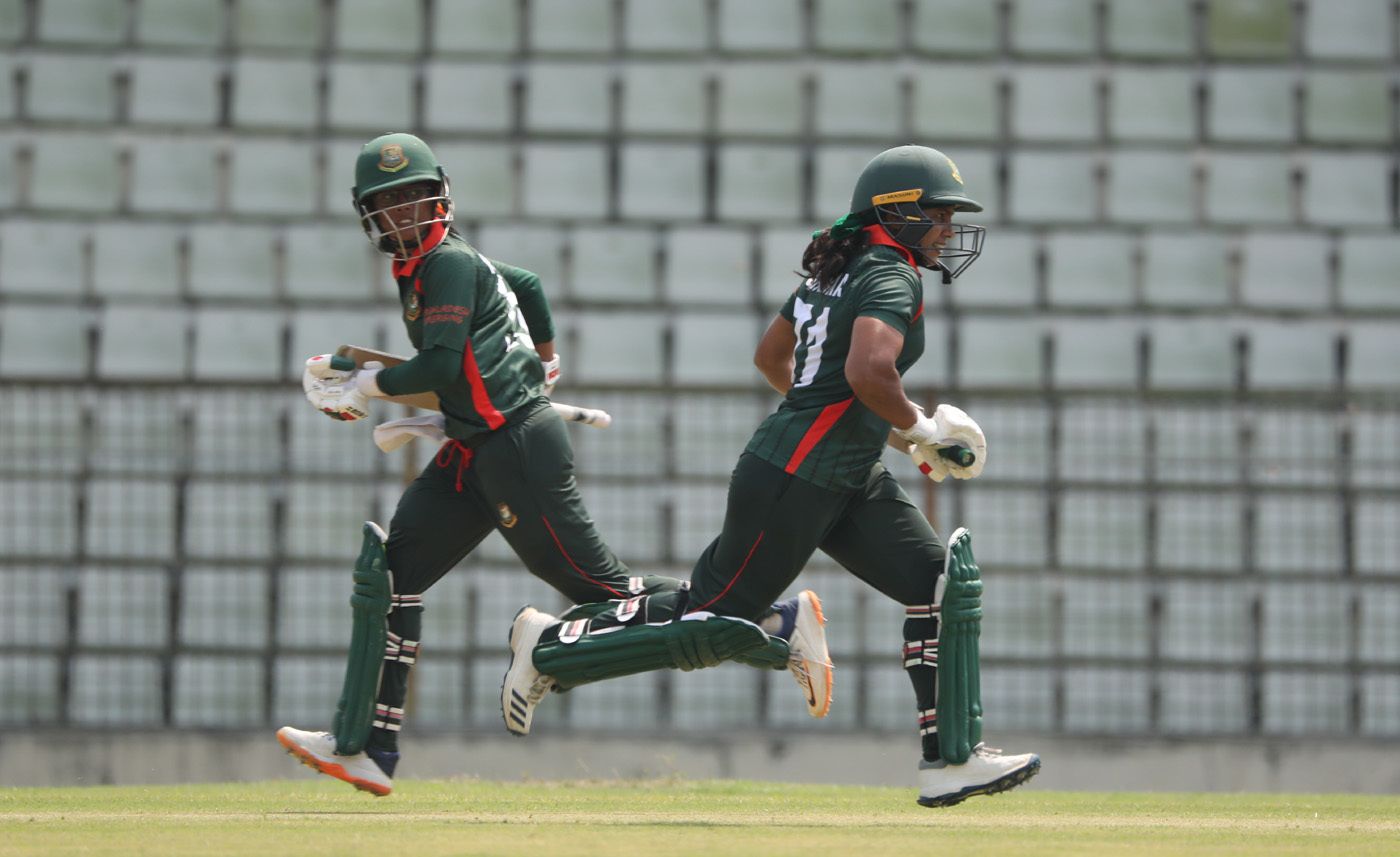 Murshida Khatun and Sharmin Sultana run across for a single